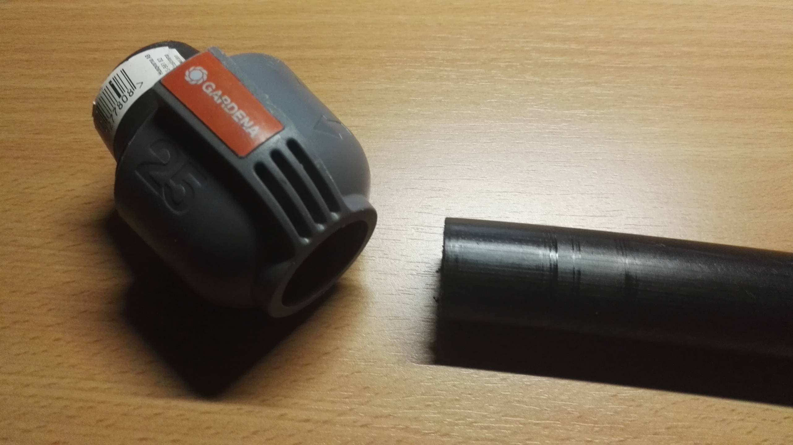 Gardena Raccordo A L 4,6 Mm (10 Pezzi) – Connessione Quick & Easy Per Tubo Derivazione 90°